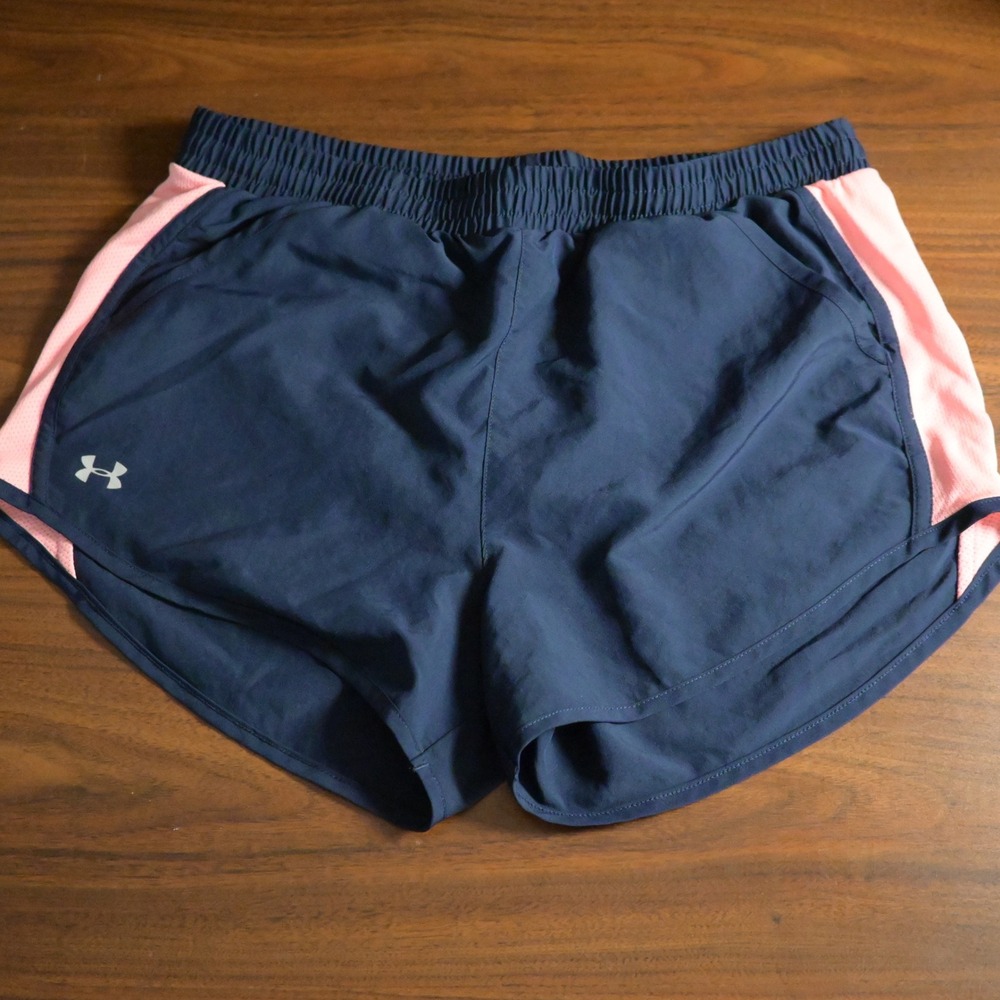 Under Armour HeatGear Navy Blue Pink Running Shorts Womens Medium Loose Fit